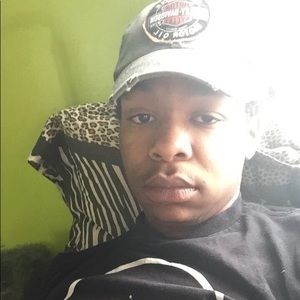 Meet your Posher, Laron